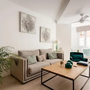 https://nuevo-apartamento-lujo-playa-malagueta-centro.1costadelsol.com